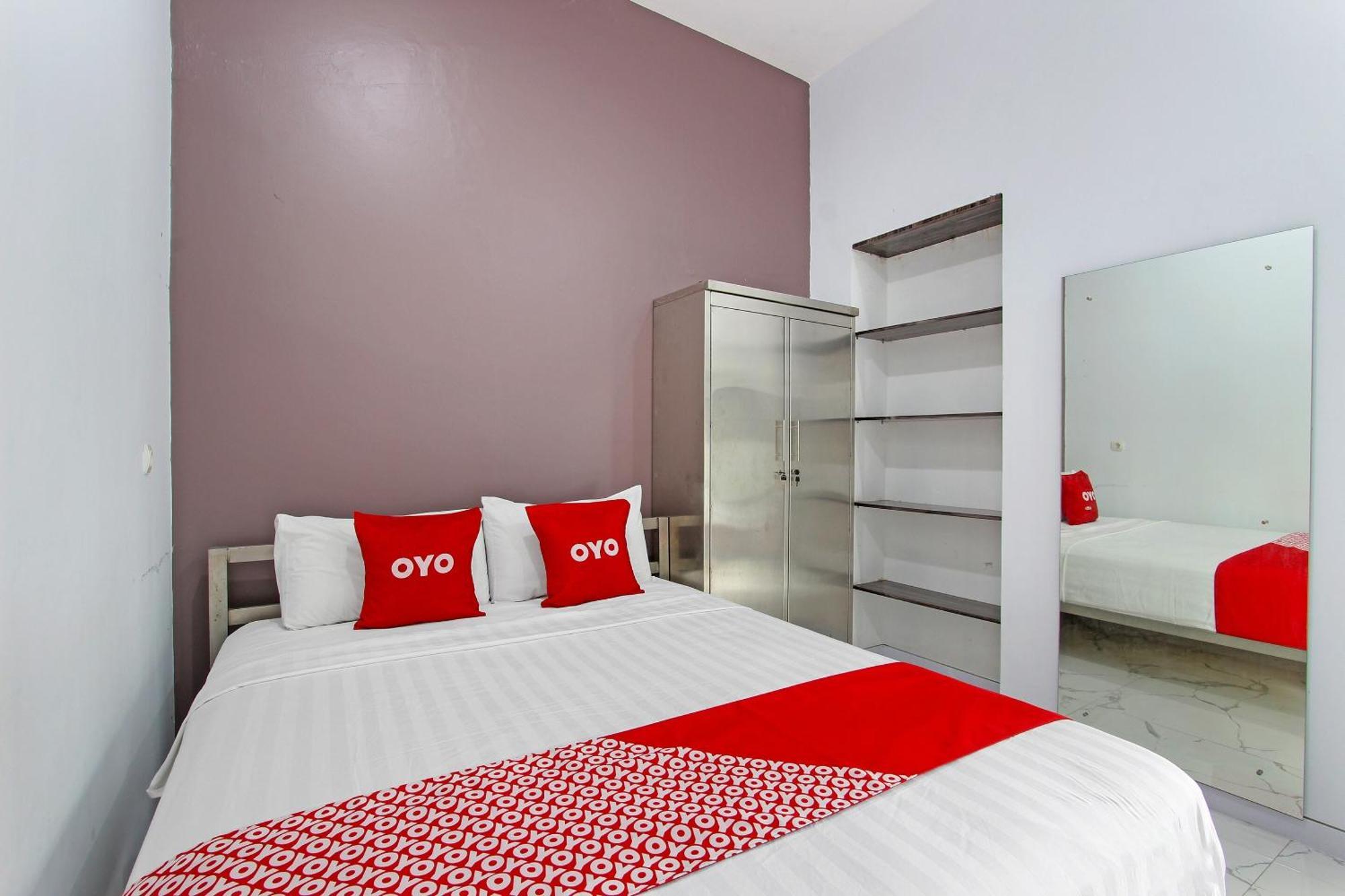Super Oyo Capital O 91665 D'Prof Exclusive Guesthouse Semarang Esterno foto