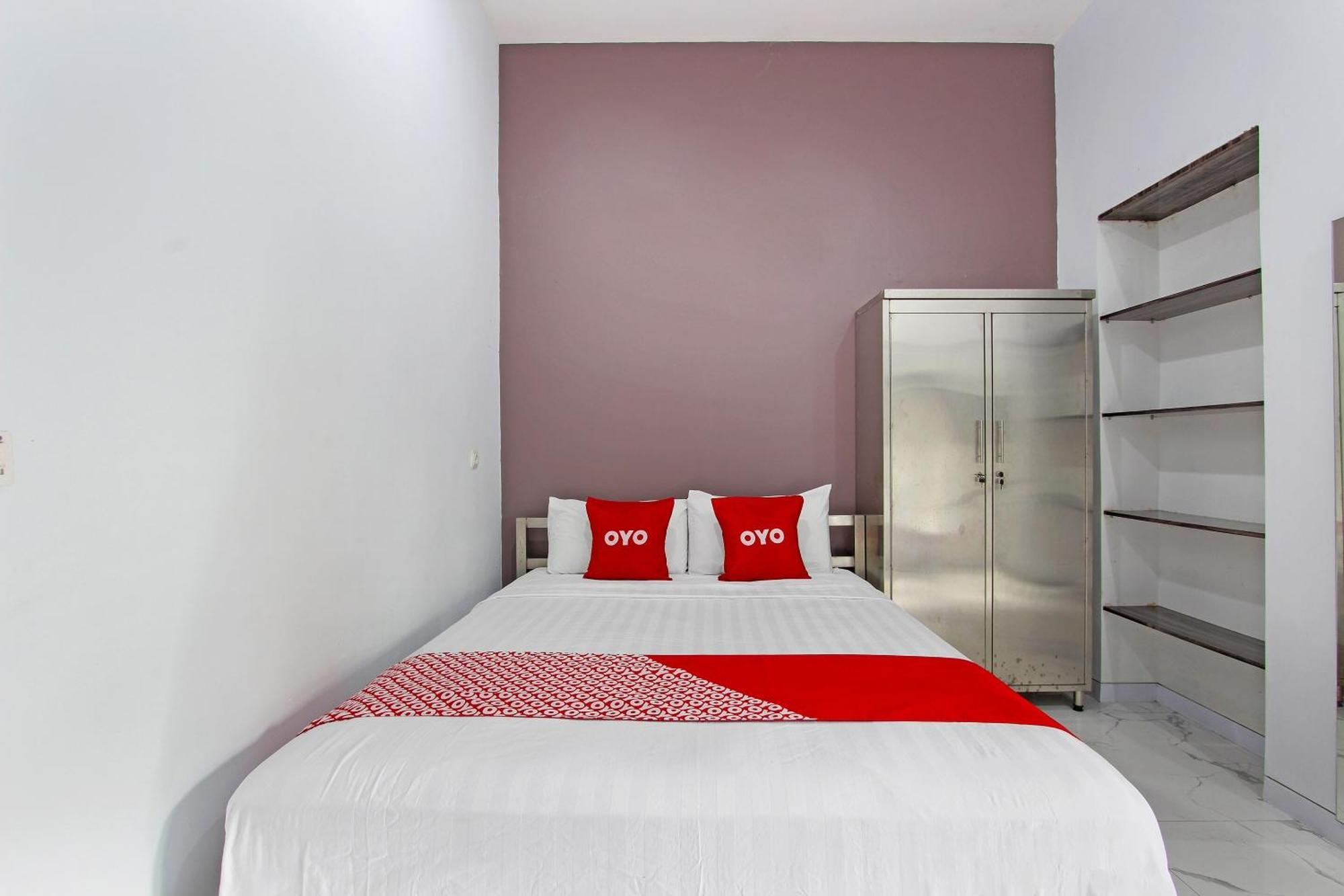 Super Oyo Capital O 91665 D'Prof Exclusive Guesthouse Semarang Esterno foto